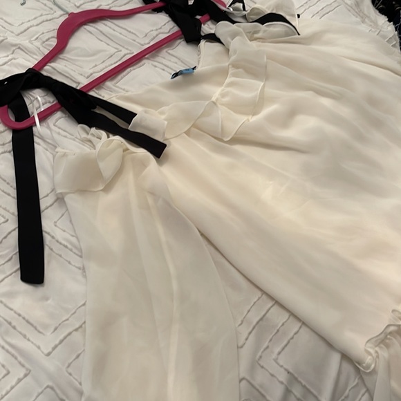 CECE Blouse with black ties size Large, lined. NWT - Picture 12 of 14